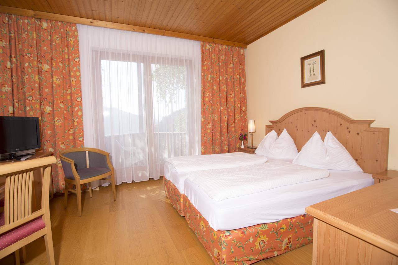 OptimaMed Gesundheitsresort Agathenhof Micheldorf  Zimmer foto