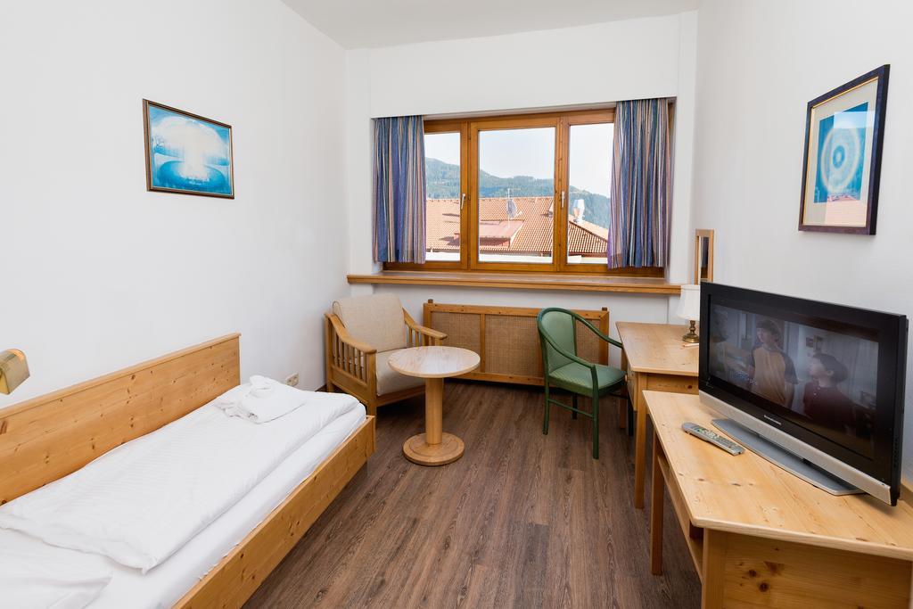 OptimaMed Gesundheitsresort Agathenhof Micheldorf  Exterior foto